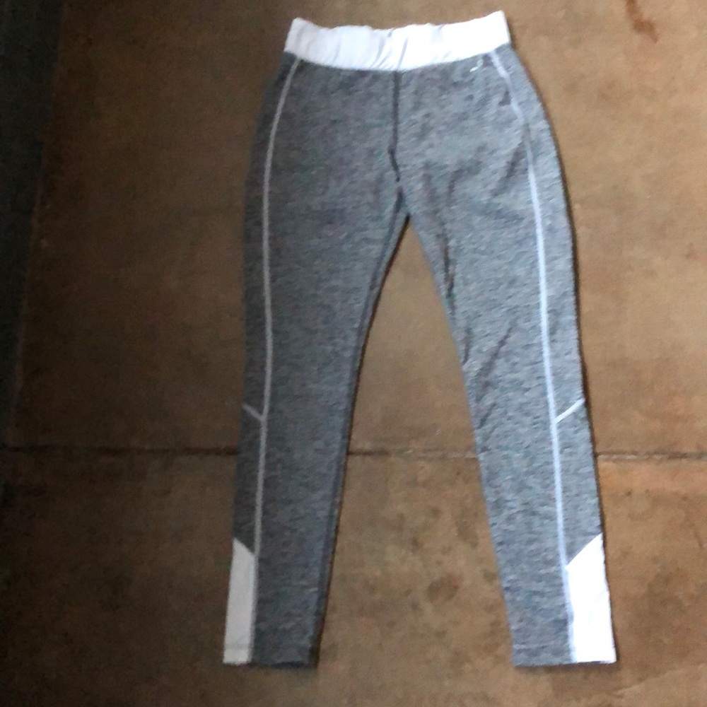 Woman’s grey/white leggings. Sz Medium